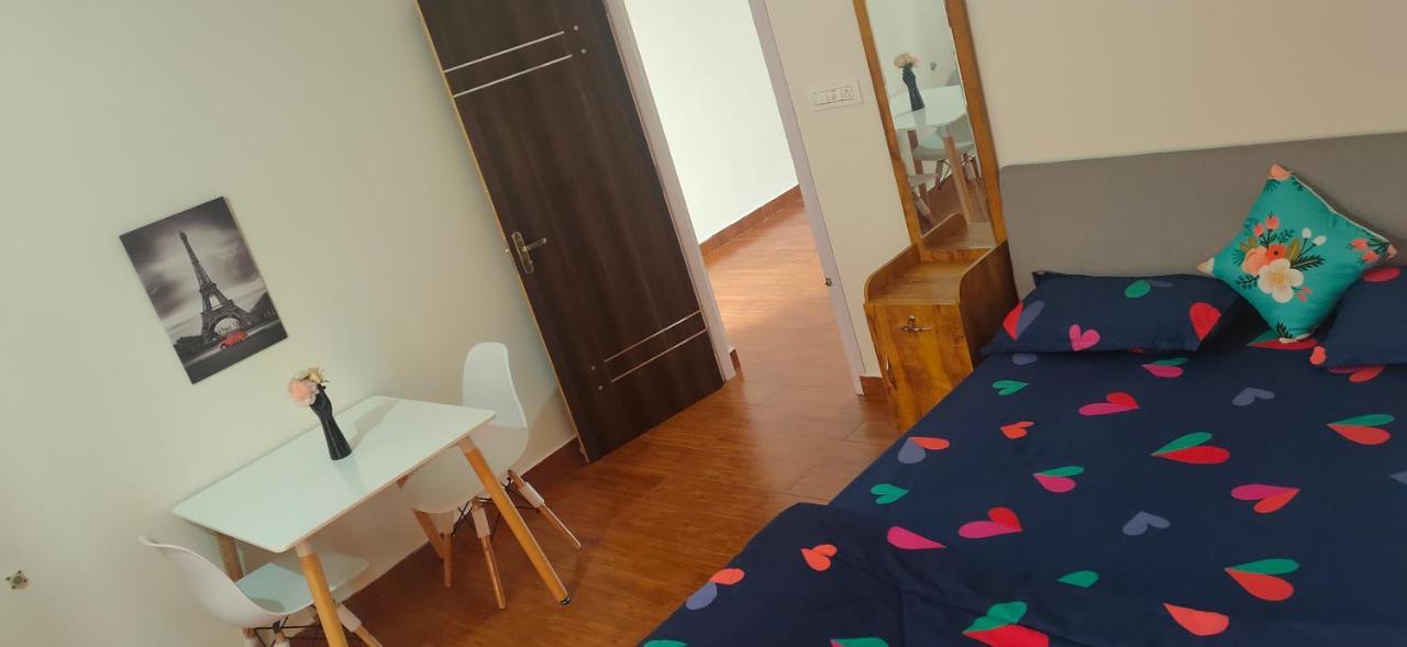Empra Exotica Apartment Madikeri Luaran gambar