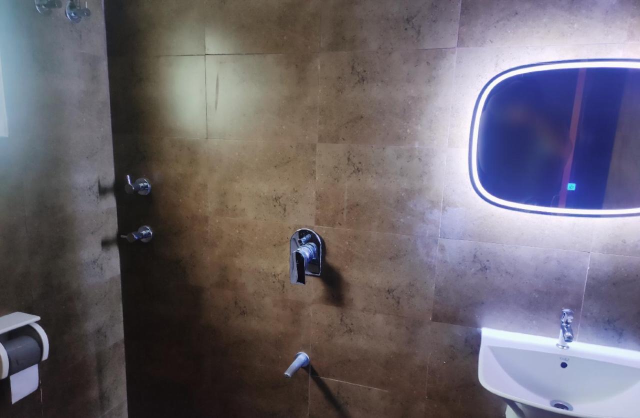 Empra Exotica Apartment Madikeri Luaran gambar