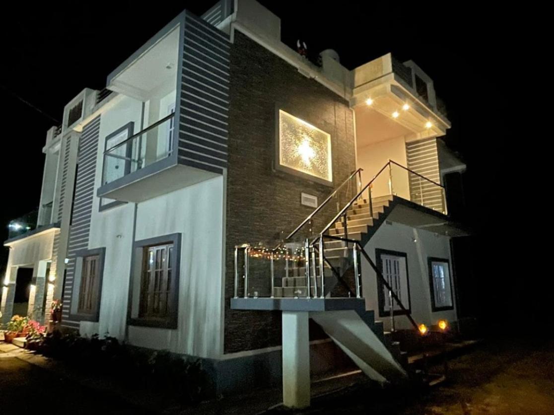 Empra Exotica Apartment Madikeri Luaran gambar